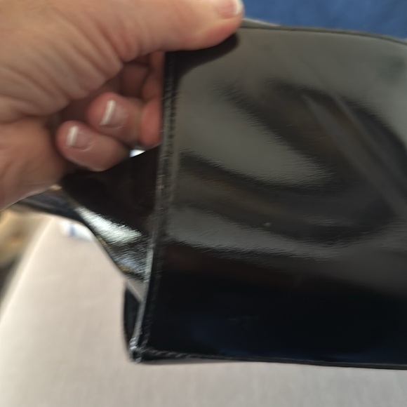 Calvin Klein black patent leather large tote purse excellent condition - Picture 3 of 11